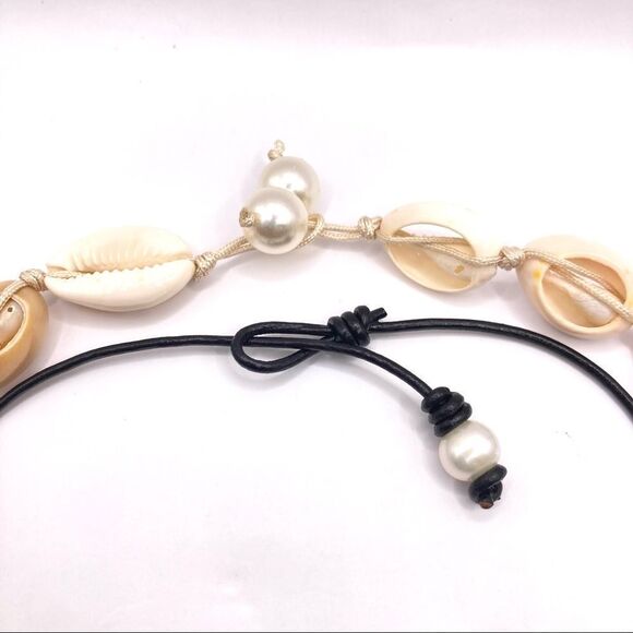 Set of 2 Natural cowrie shell and black cord necklace set - Picture 3 of 5